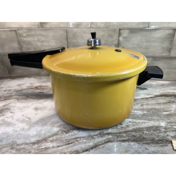 Presto Vtg 4 Quart Pressure Cooker Aluminum Harvest Yellow Model 02 PCA4H 4175 - Picture 6 of 11